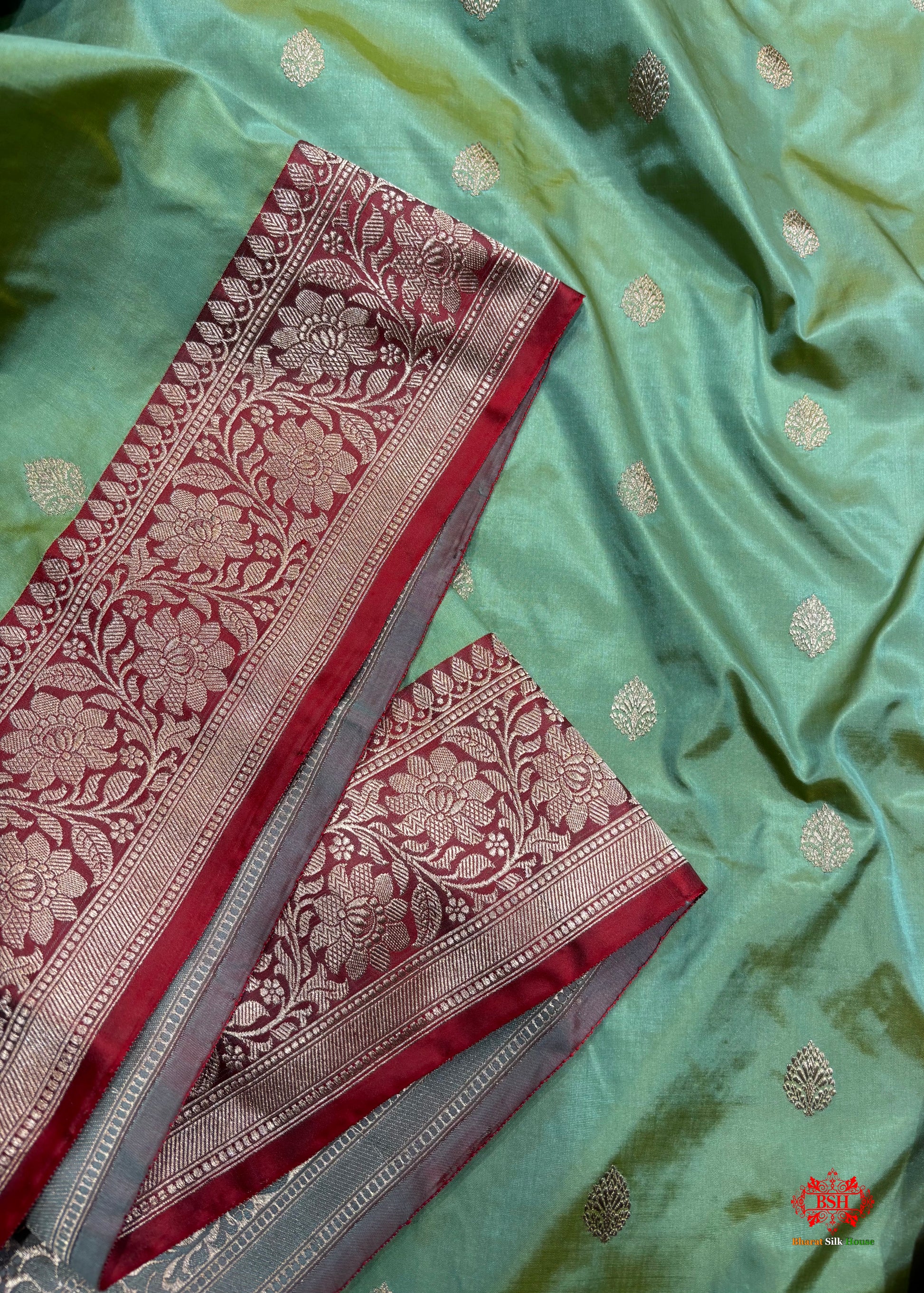 Pure Banarasi  Handloom Katan Silk Antique Zari Saree In Shades Of Pista - Pure Kataan Silk - 