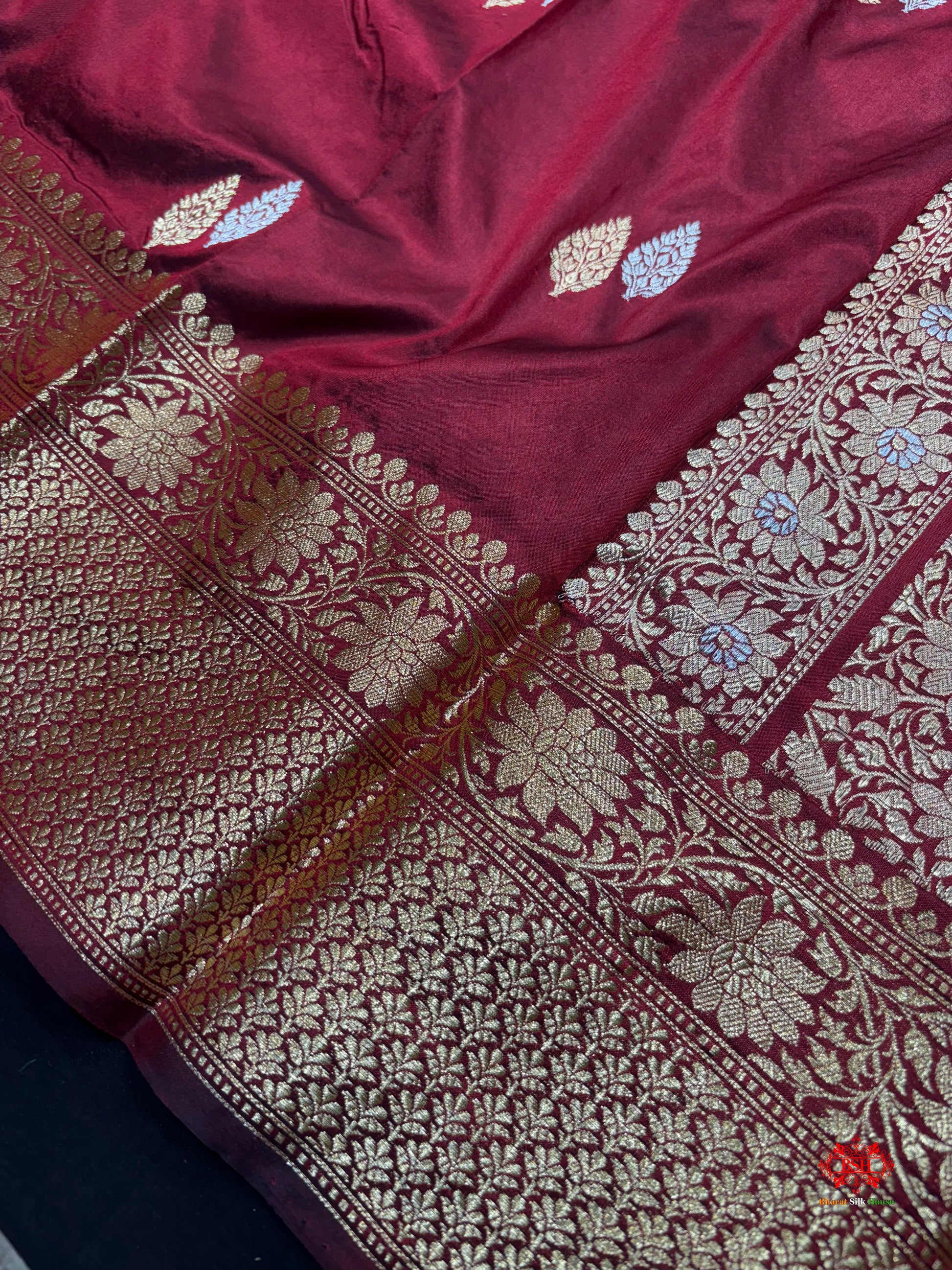 Pure Banarasi Handloom Katan Silk Antique Dual Zari Saree In Shades Of Maroon - Pure Kataan Silk - 