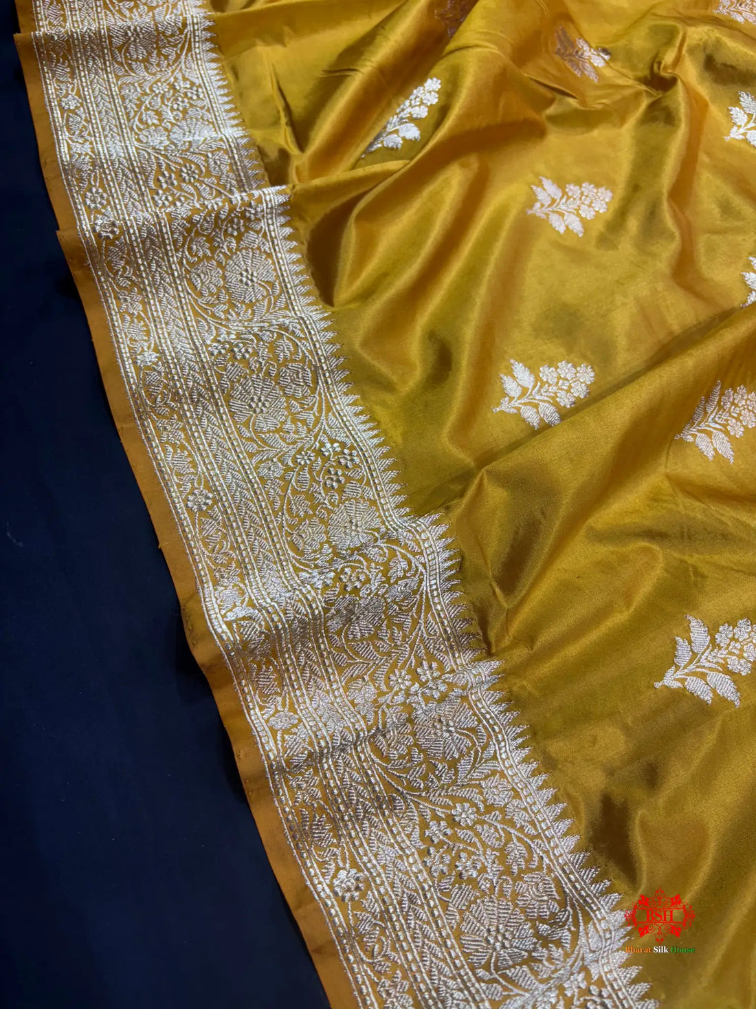 Pure Banarasi  Handloom Katan Silk Antique Zari Saree In Shades Of Mustard - Pure Kataan Silk -