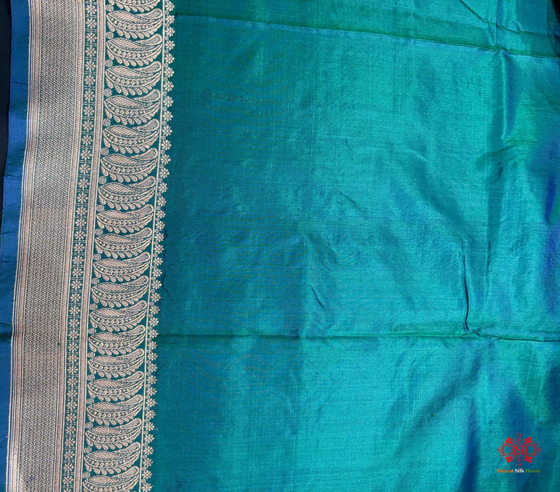 Pure Banarasi  Handloom Katan Silk Antique Zari Saree In Cross Shades Of Green/Blue - Pure Kataan Silk - 