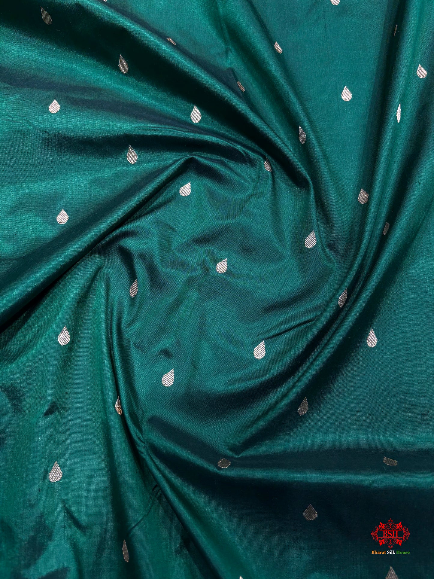 Pure Banarasi  Handloom Katan Silk Antique Zari Saree In Shades Of Green - Pure Kataan Silk - 