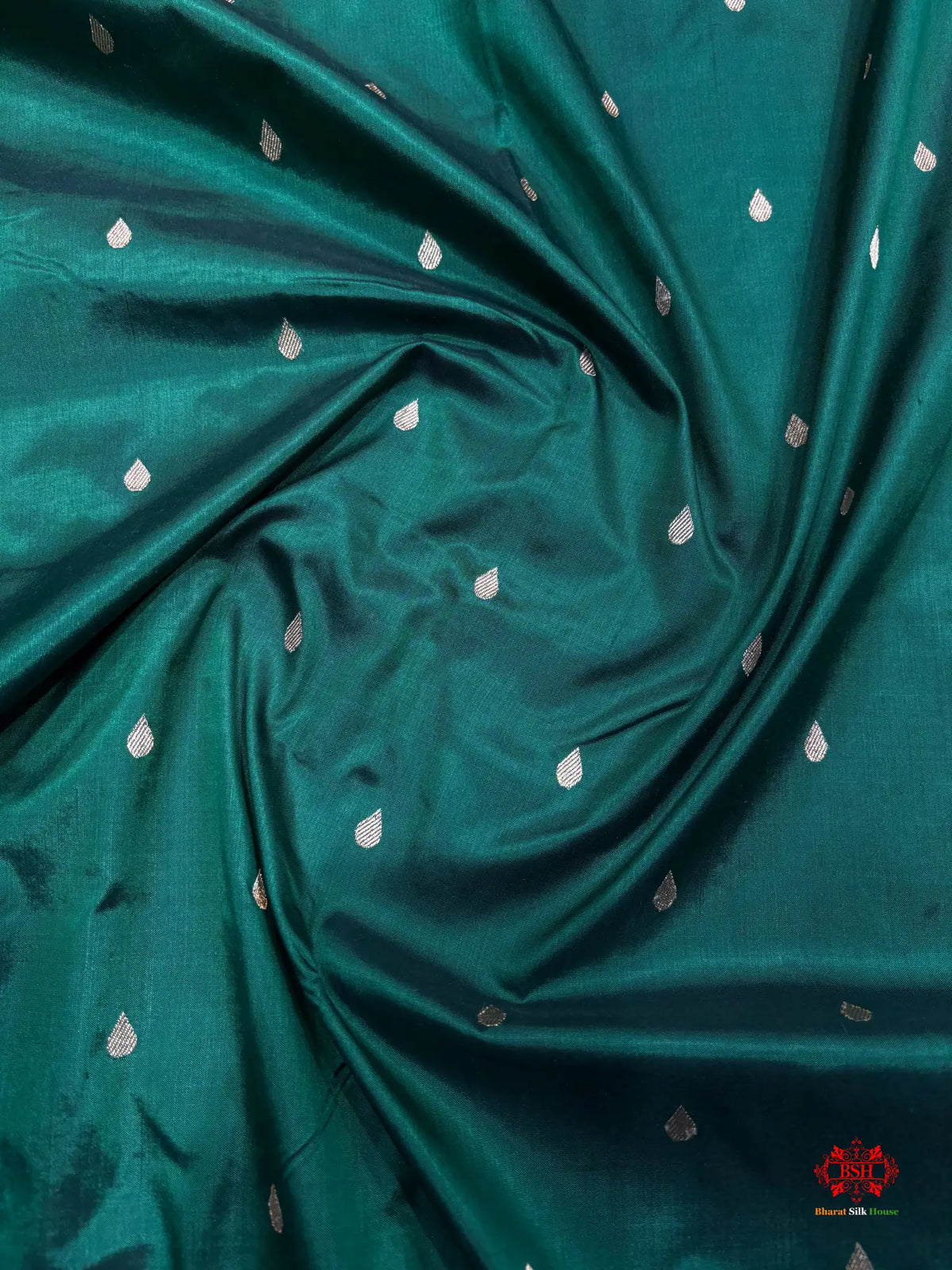 Pure Banarasi  Handloom Katan Silk Antique Zari Saree In Shades Of Green - Pure Kataan Silk -