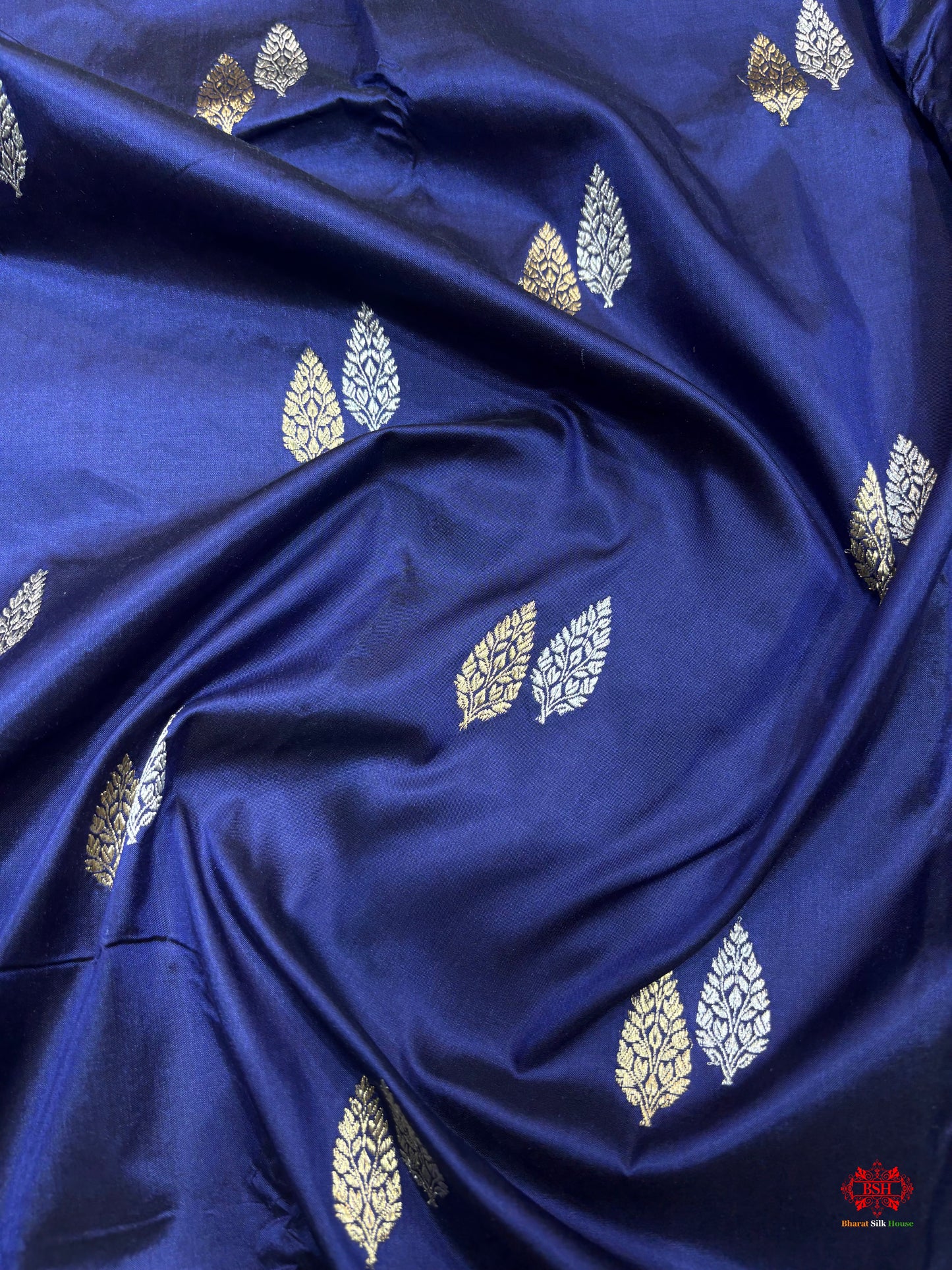 Pure Banarasi  Handloom Katan Silk  Antique Dual Zari Saree In Shades Of Blue - Pure Kataan Silk - 