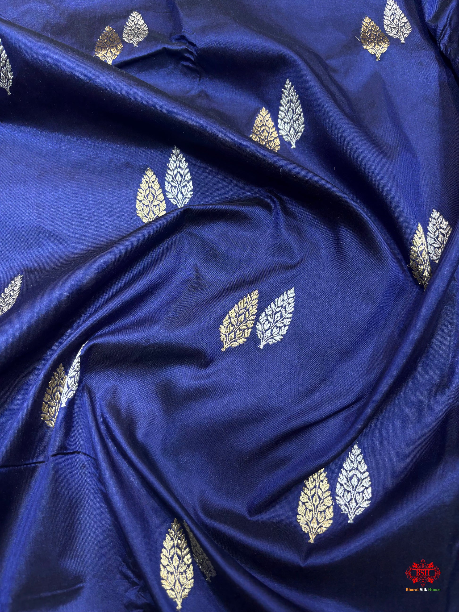 Pure Banarasi  Handloom Katan Silk  Antique Dual Zari Saree In Shades Of Blue - Pure Kataan Silk - 