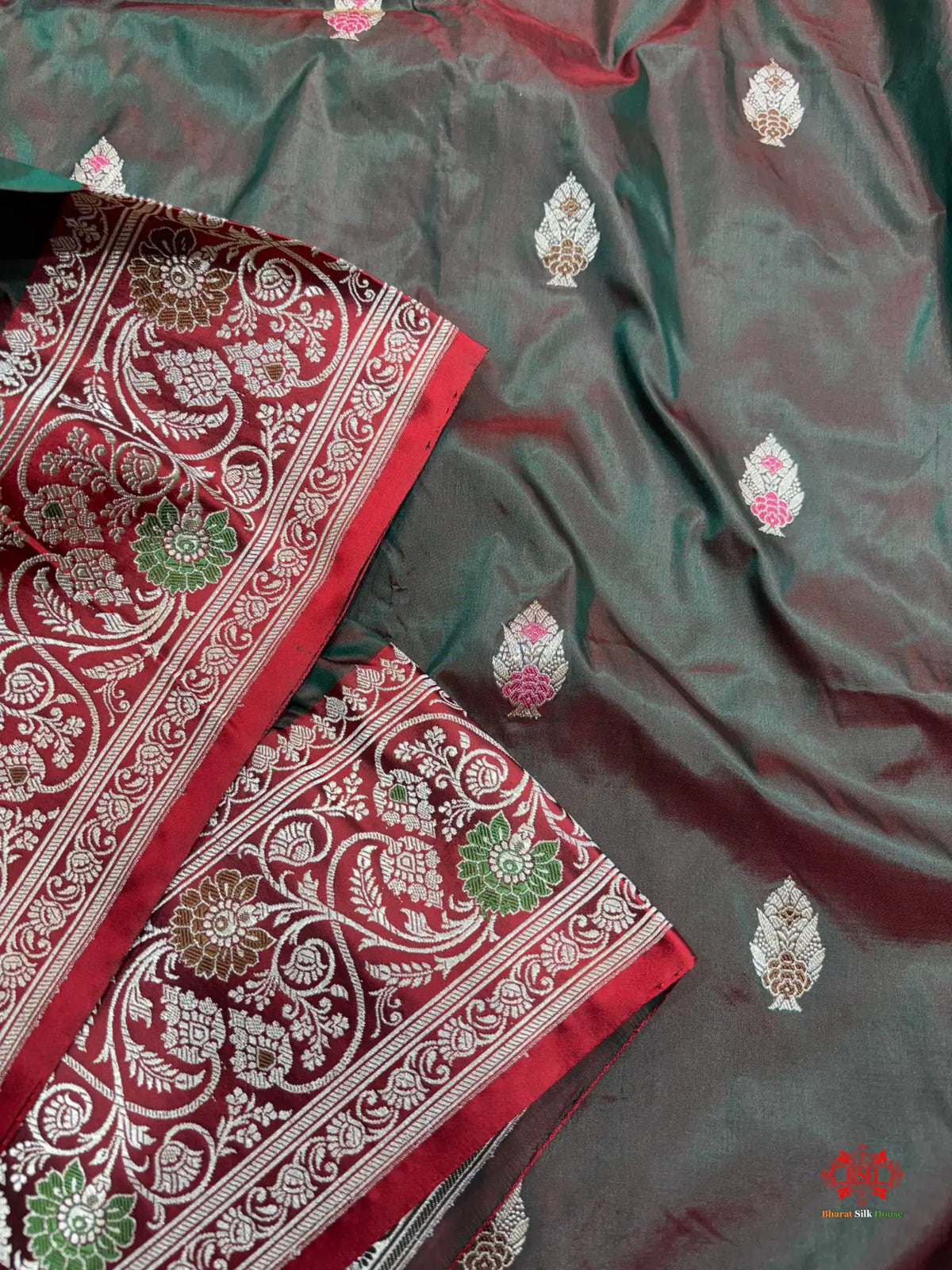 Pure Banarasi  Handloom Katan Silk Antique Meena Zari Saree In Cross Shades Of Green/Red - Pure Kataan Silk -
