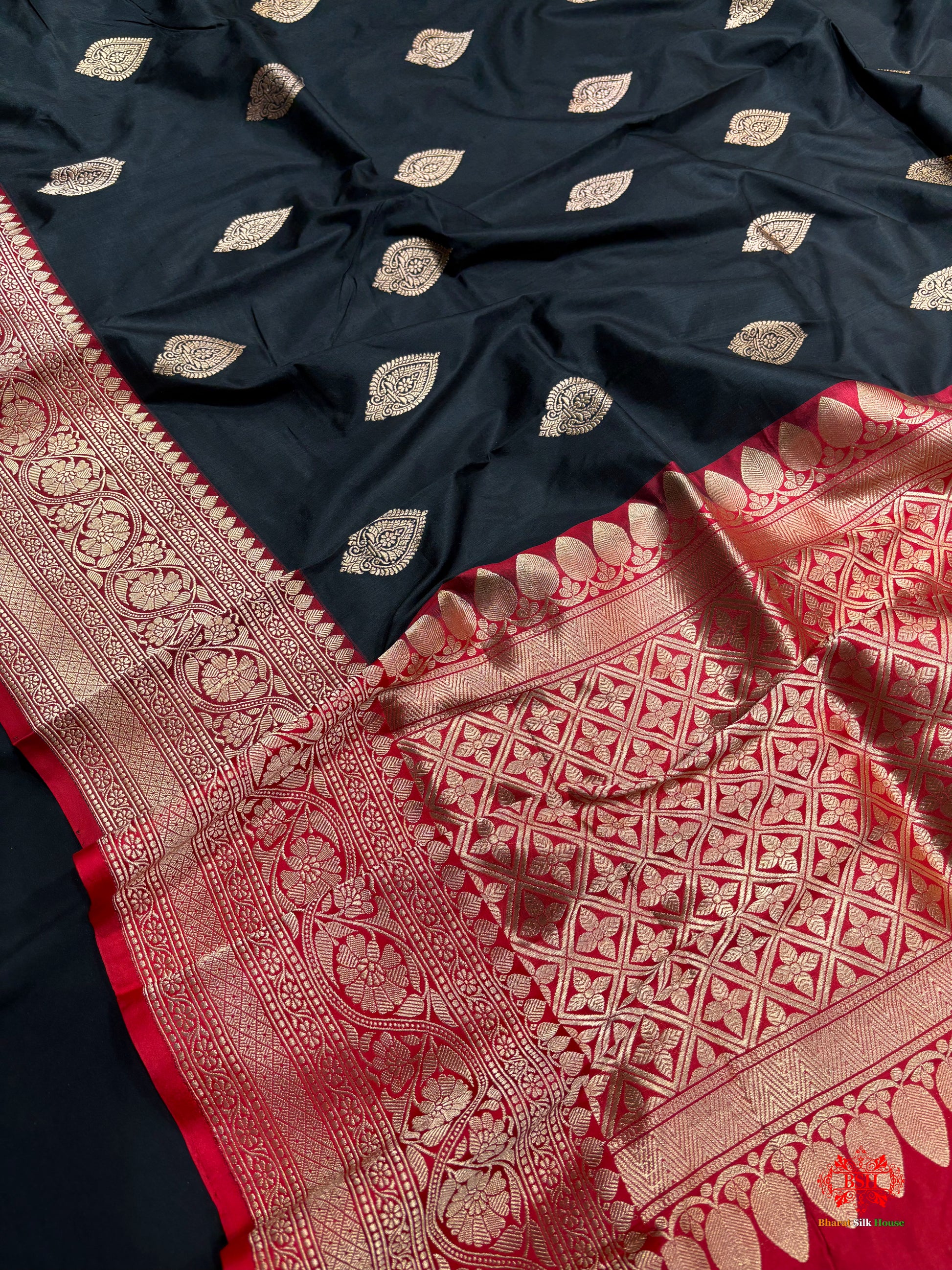 Pure Banarasi  Handloom Katan Silk  Antique Zari Saree In Shades Of Black - Pure Kataan Silk - 
