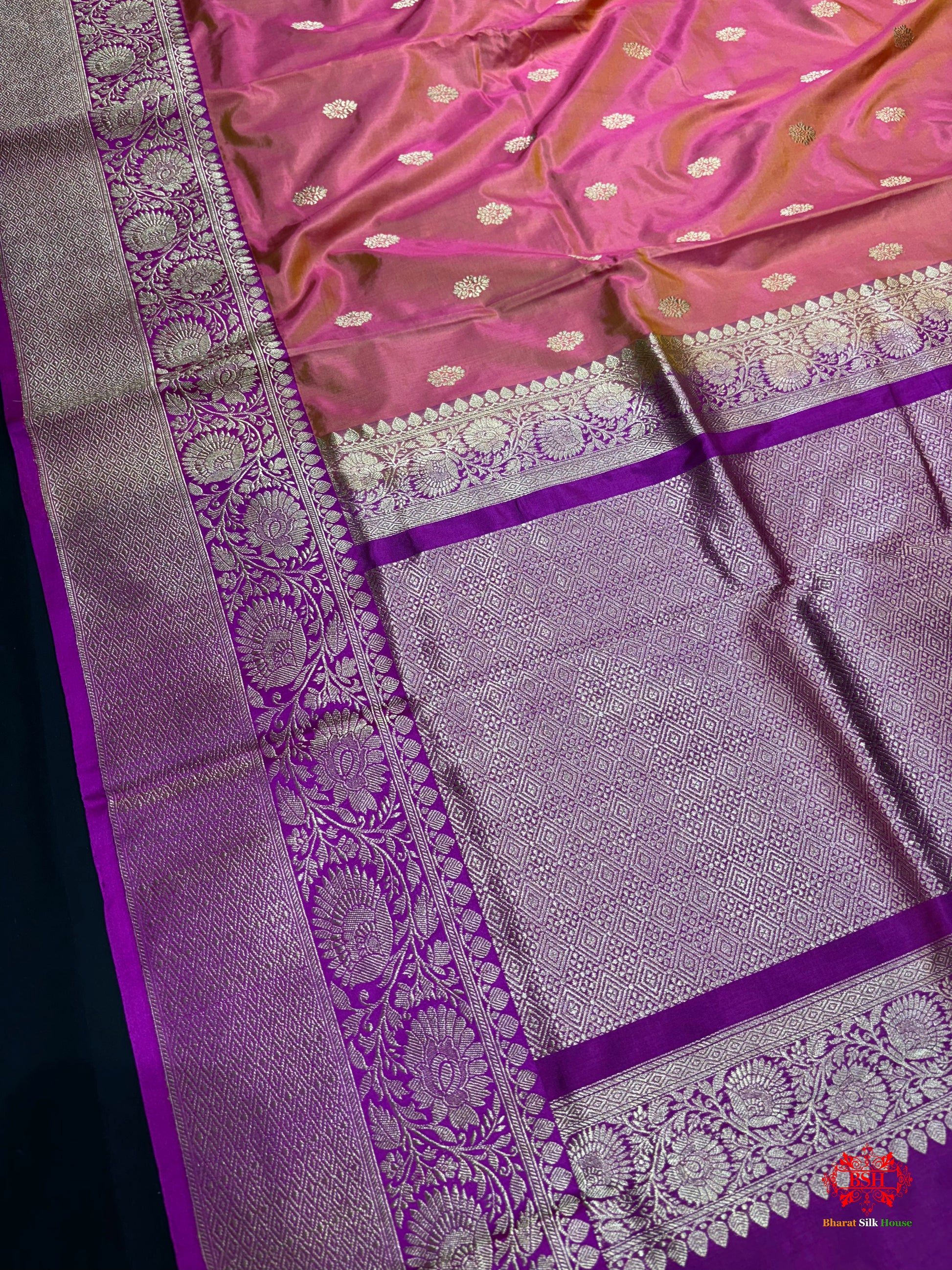 Pure Banarasi  Handloom Katan Silk Antique Zari Saree In Cross Shades Of Pink/Orange - Pure Kataan Silk - 