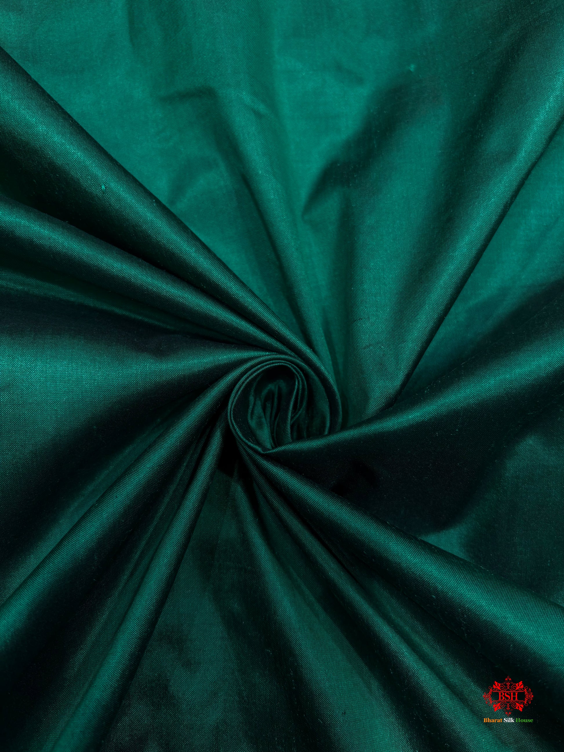Pure Banarasi  Handloom Katan Silk Reshami Zari Saree In Shades Of Cadmium Green With Red Border - Pure Kataan Silk - 