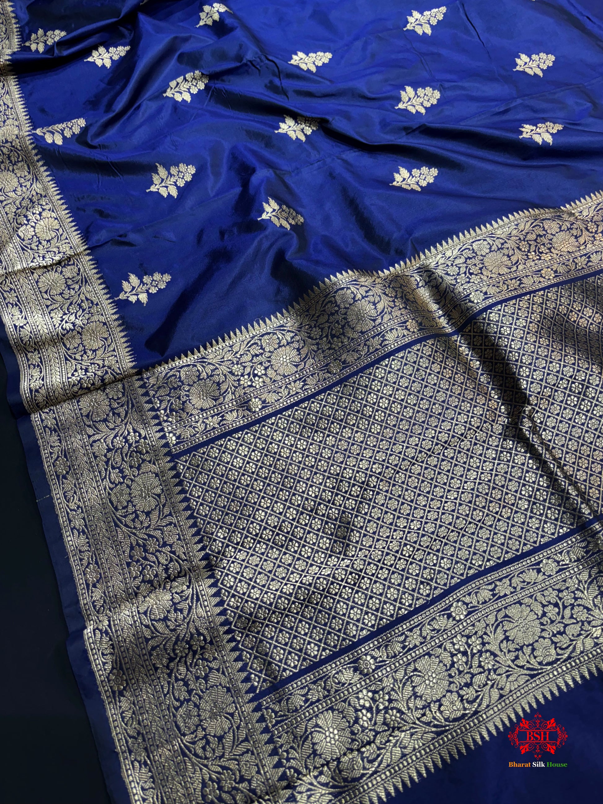 Pure Banarasi  Handloom Katan Silk Antique Zari Saree In Shades Of Blue - Pure Kataan Silk - 