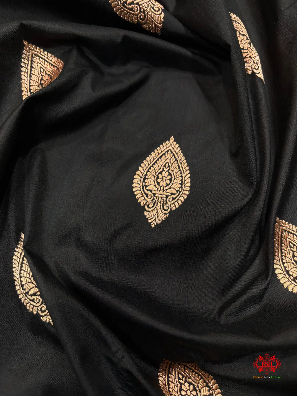Pure Banarasi  Handloom Katan Silk  Antique Zari Saree In Shades Of Black - Pure Kataan Silk -