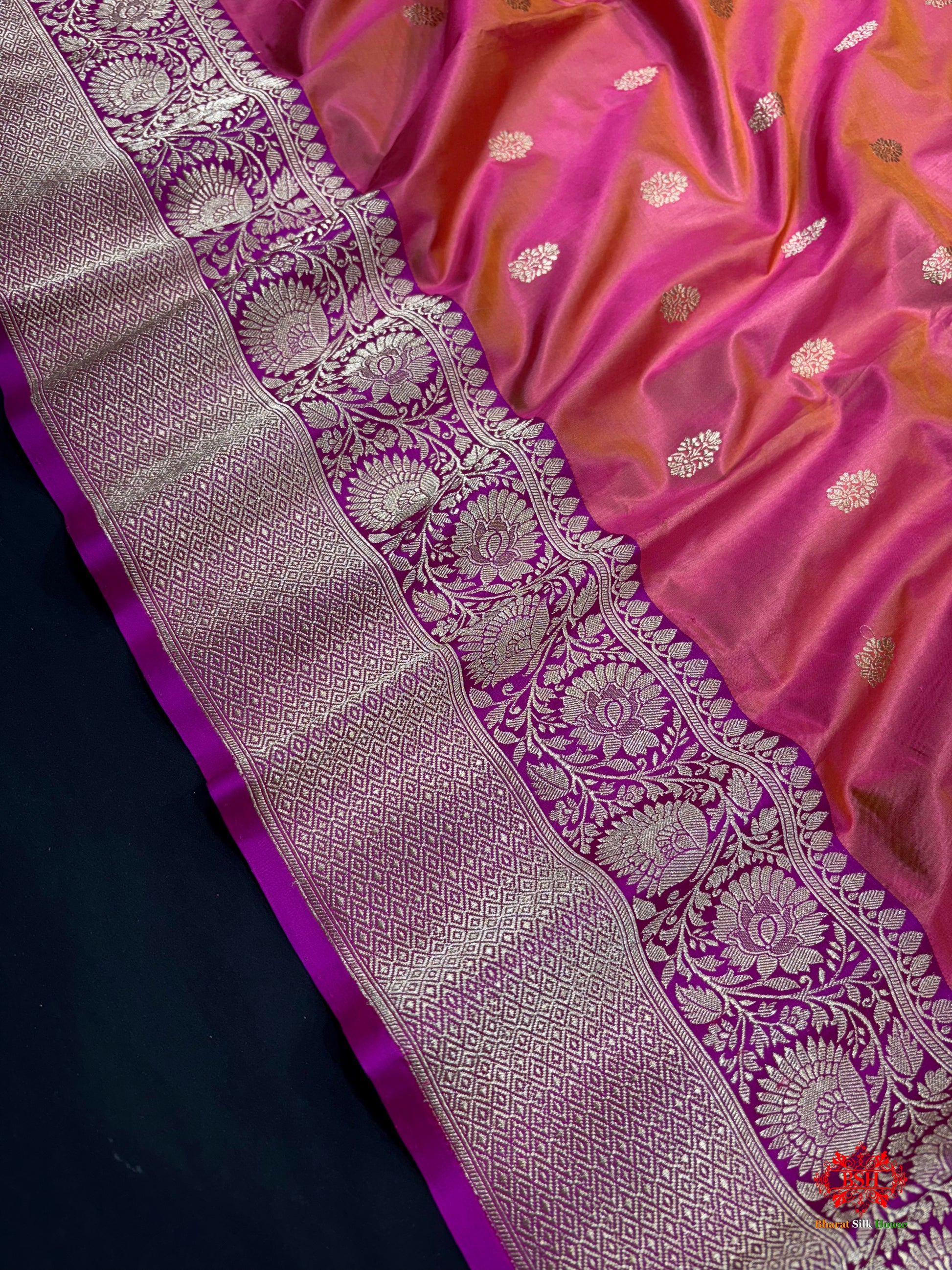 Pure Banarasi  Handloom Katan Silk Antique Zari Saree In Cross Shades Of Pink/Orange - Pure Kataan Silk - 