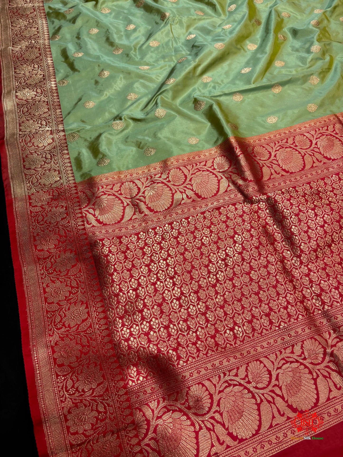 Pure Banarasi  Handloom Katan Silk Antique Zari Saree In Shades Of Pista - Pure Kataan Silk - 