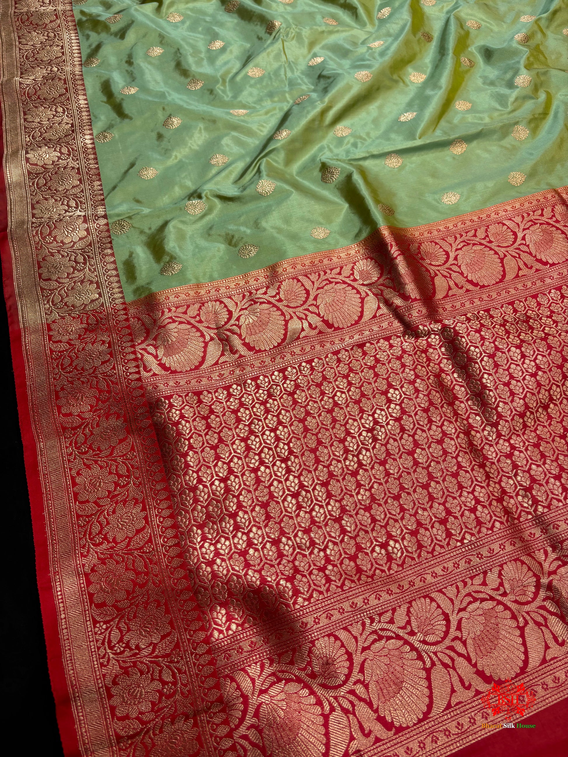Pure Banarasi  Handloom Katan Silk Antique Zari Saree In Shades Of Pista - Pure Kataan Silk - 