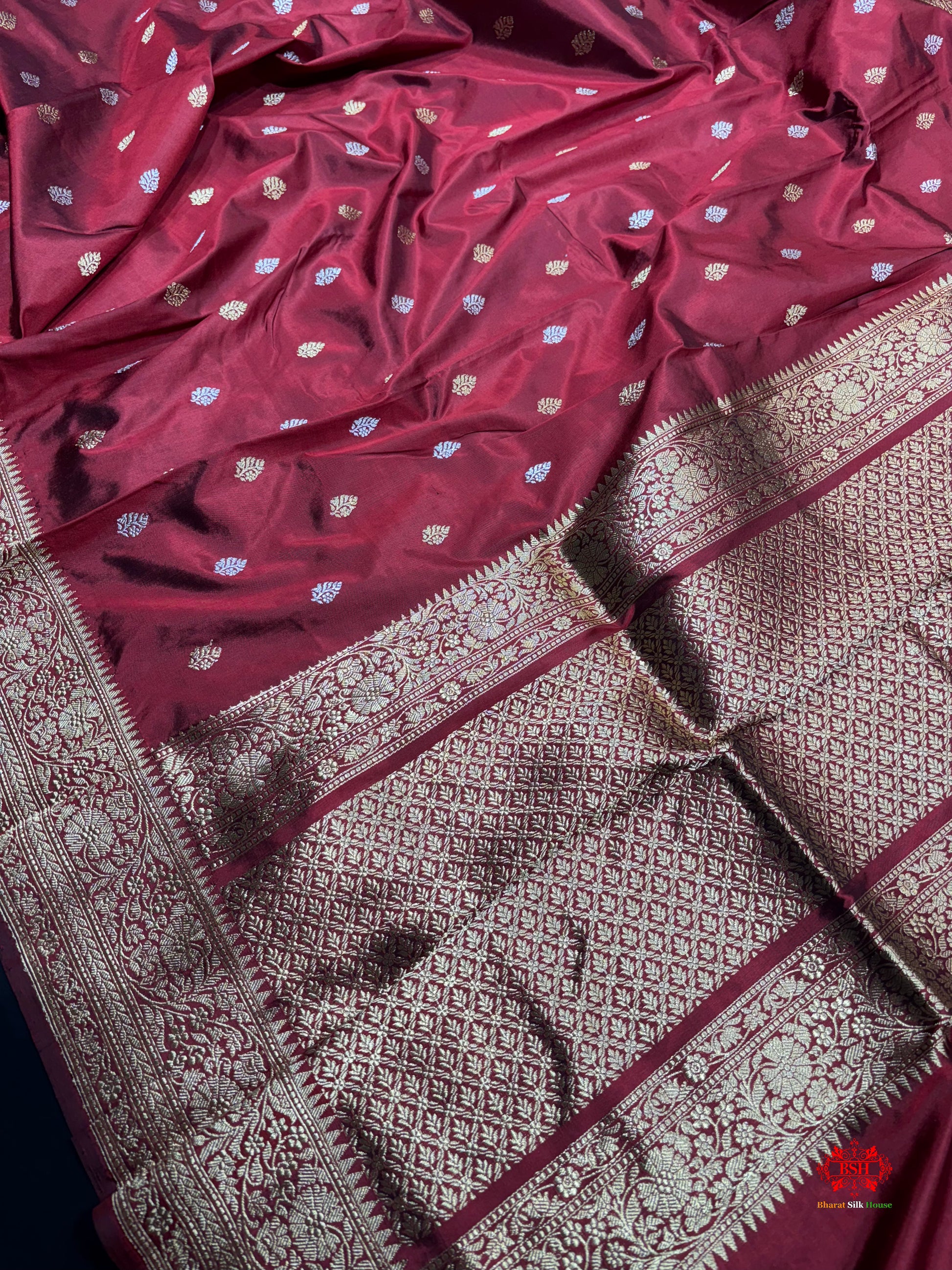 Pure Banarasi  Handloom Katan Silk  Antique Dual Zari Saree In Shades Of Maroon - Pure Kataan Silk - 