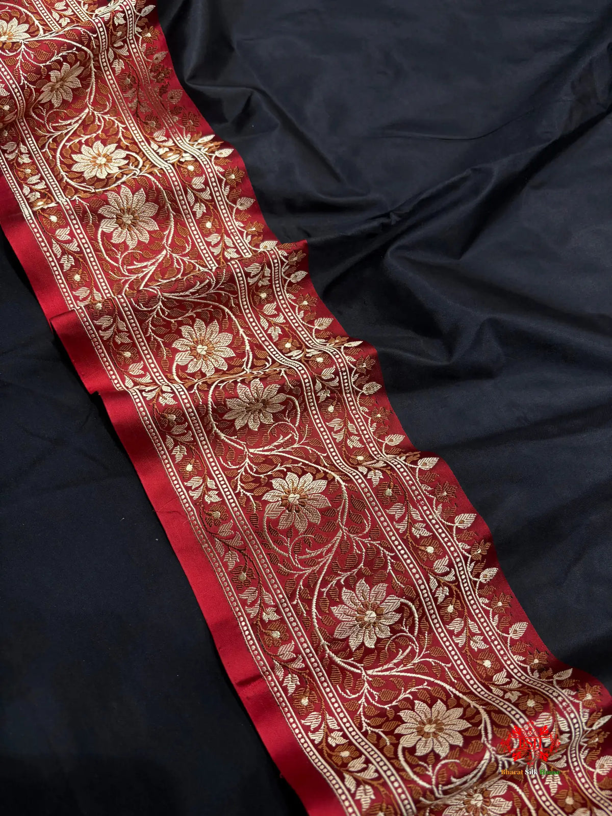Pure Banarasi  Handloom Katan Silk Reshami Zari Saree In Shades Of Black With Red Border - Pure Kataan Silk -