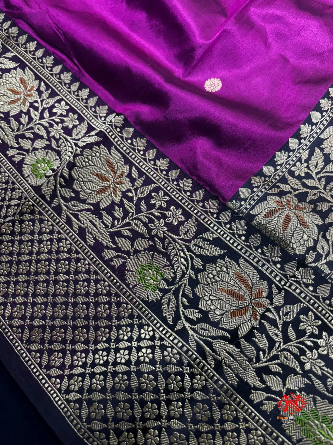 Pure Banarasi  Handloom Katan Silk Antique Zari Saree In Shades Of Magenta - Pure Kataan Silk -