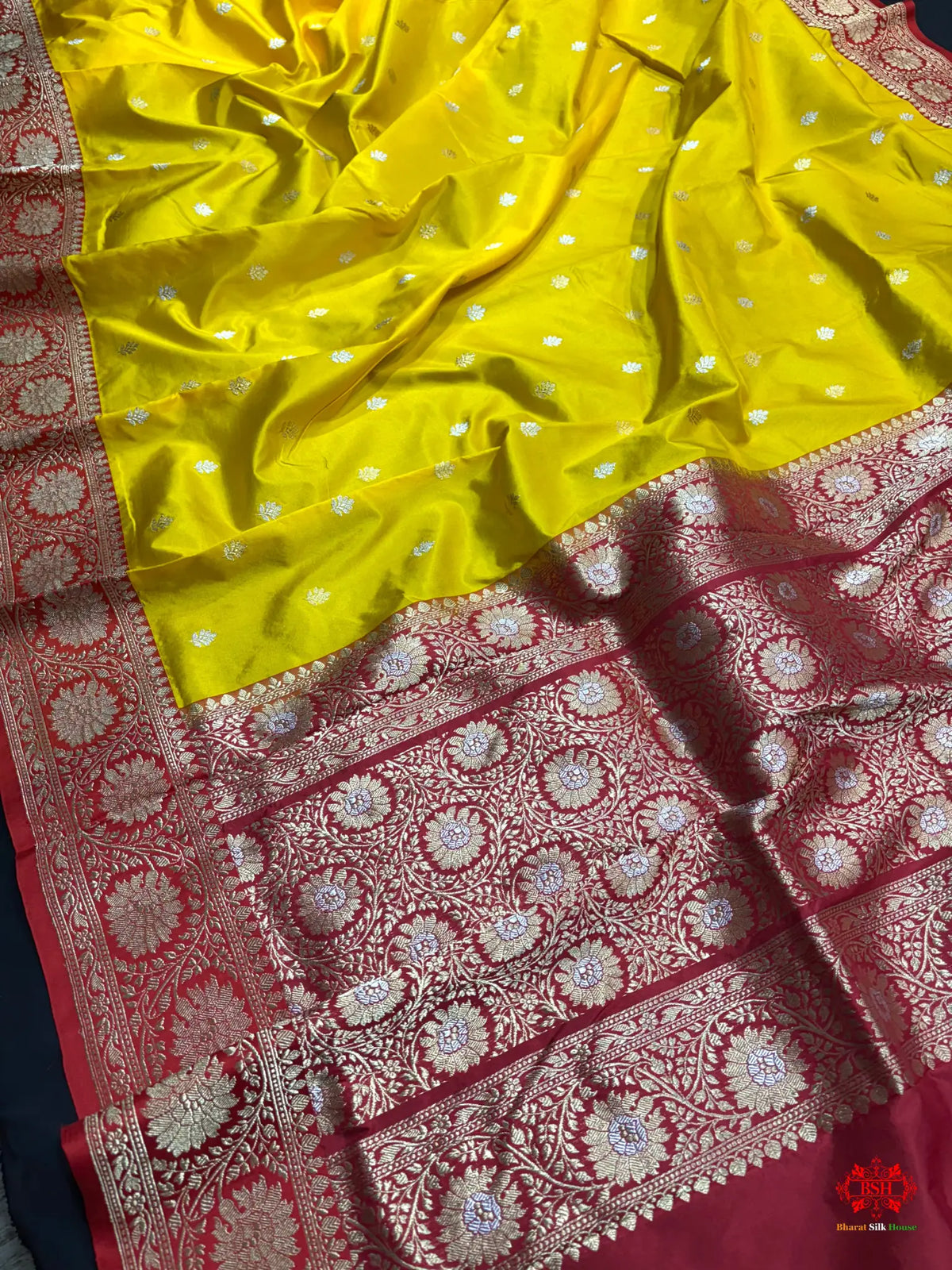 Pure Banarasi  Handloom Katan Silk  Antique Dual Zari Saree In Shades Of Yellow - Pure Kataan Silk -
