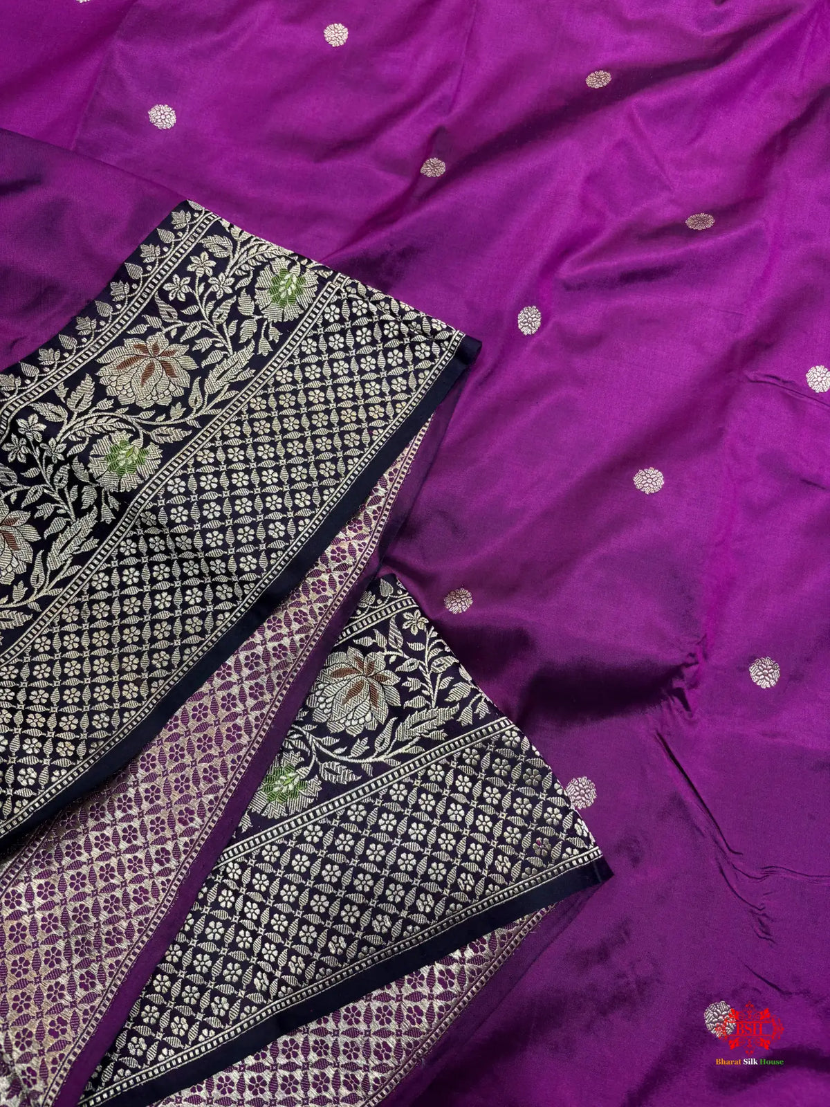 Pure Banarasi  Handloom Katan Silk Antique Zari Saree In Shades Of Magenta - Pure Kataan Silk -