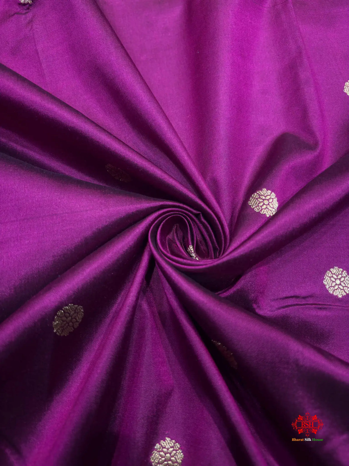 Pure Banarasi  Handloom Katan Silk Antique Zari Saree In Shades Of Magenta - Pure Kataan Silk -