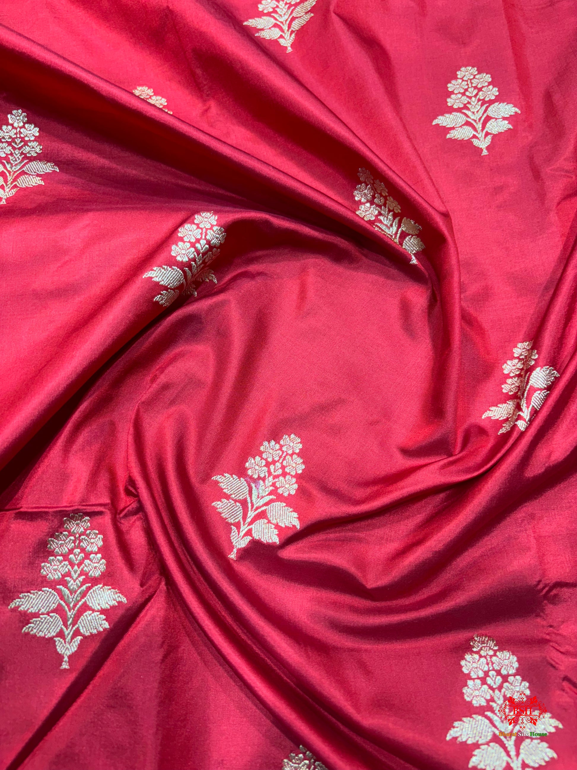 Pure Banarasi  Handloom Katan Silk Antique Zari Saree In Shades Of Red - Pure Kataan Silk - 