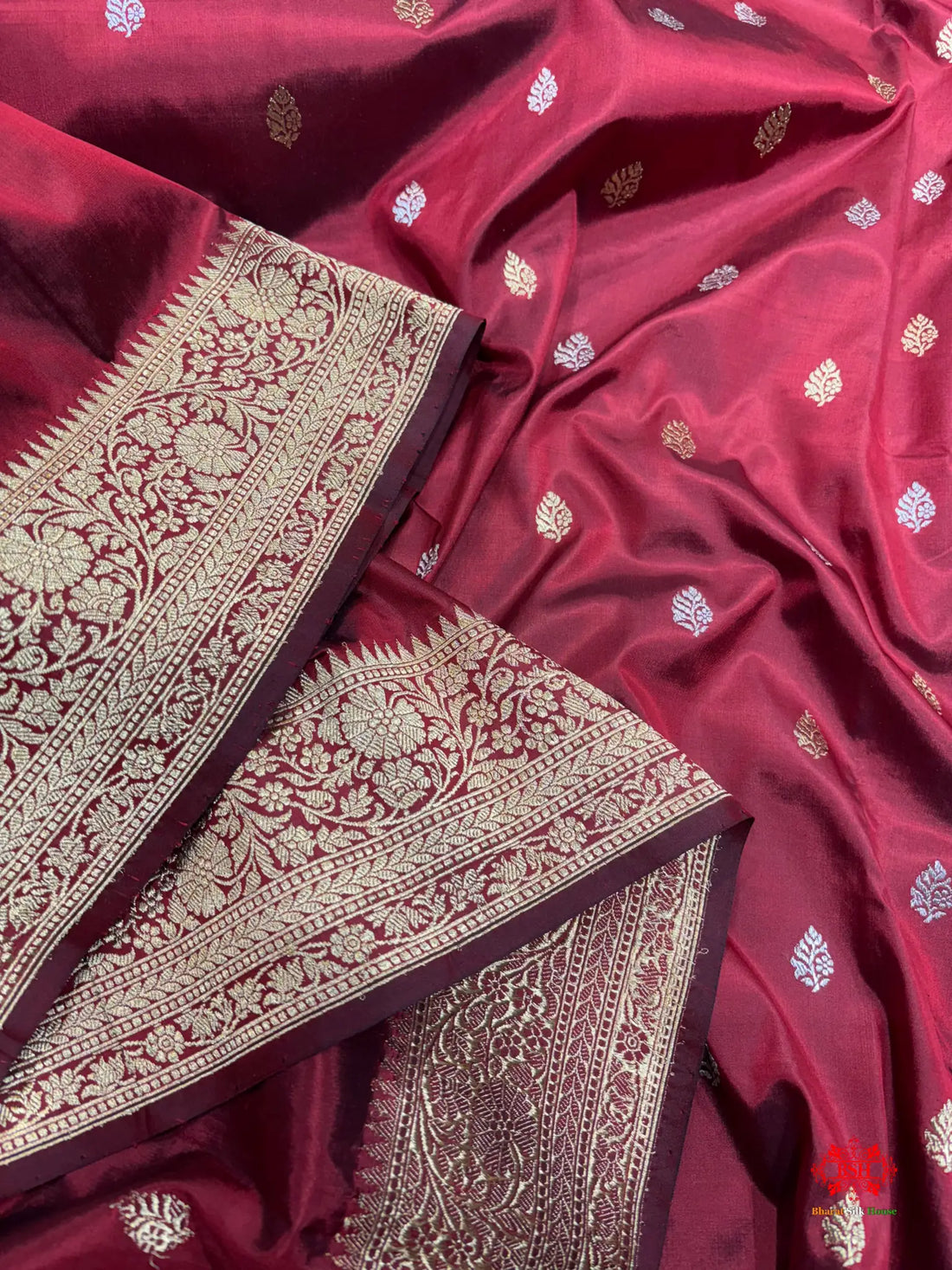 Pure Banarasi  Handloom Katan Silk  Antique Dual Zari Saree In Shades Of Maroon - Pure Kataan Silk -