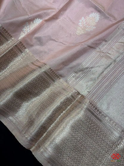 Pure Banarasi  Handloom Katan Silk  Antique Dual Zari Saree In Shades Of Peach - Pure Kataan Silk -