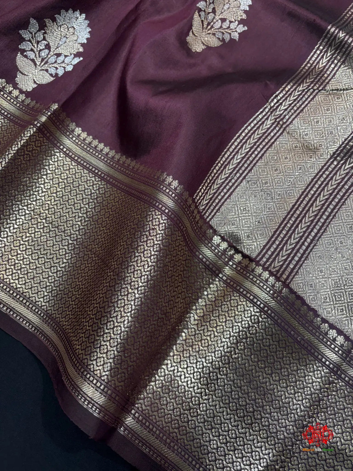Pure Banarasi  Handloom Katan Silk  Antique Dual Zari Saree In Shades Of Garnet - Pure Kataan Silk -