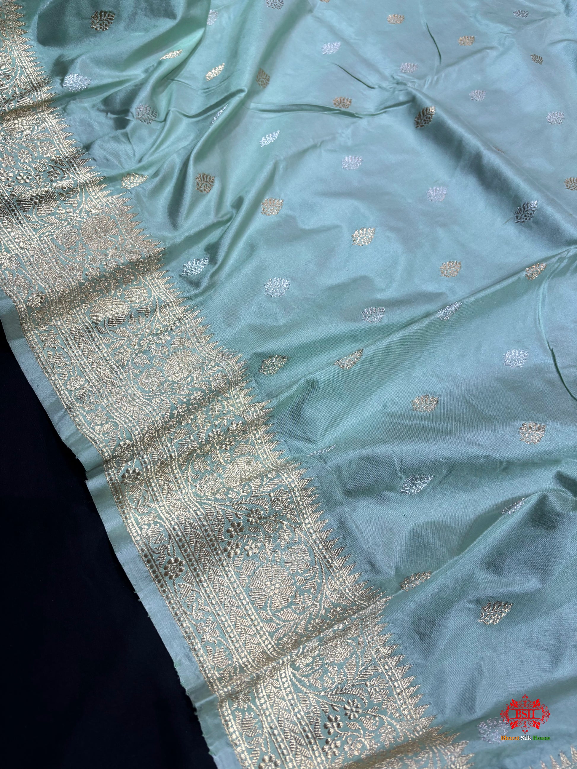 Pure Banarasi  Handloom Katan Silk  Antique Dual Zari Saree In Shades Of Sea Green - Pure Kataan Silk - 