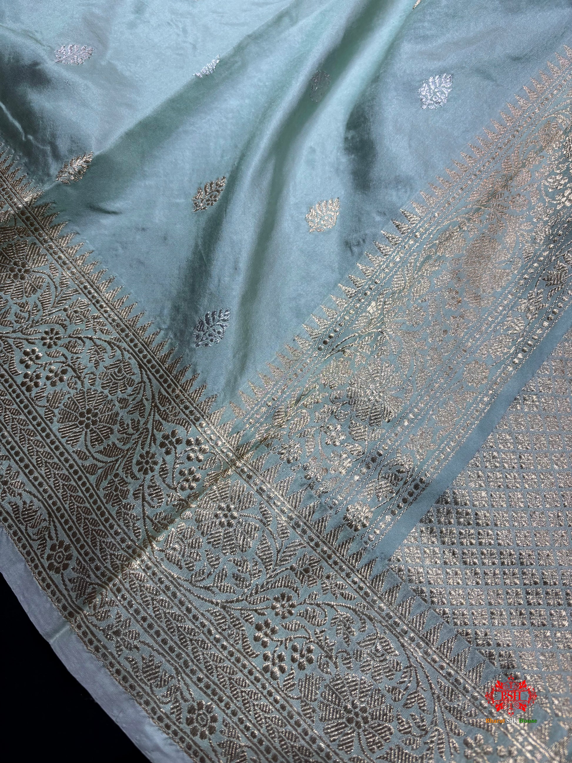 Pure Banarasi  Handloom Katan Silk  Antique Dual Zari Saree In Shades Of Sea Green - Pure Kataan Silk - 