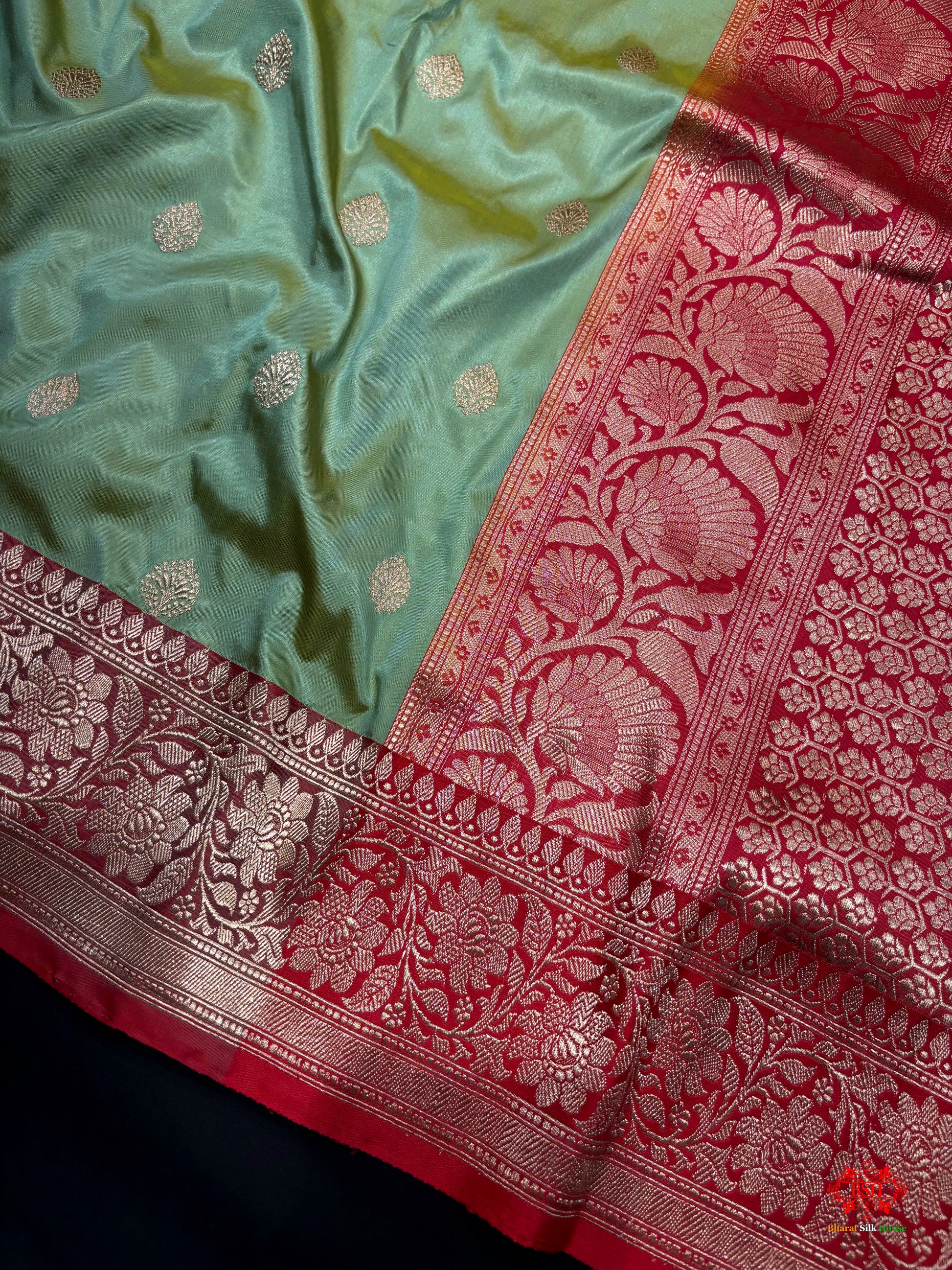 Pure Banarasi  Handloom Katan Silk Antique Zari Saree In Shades Of Pista - Pure Kataan Silk - 