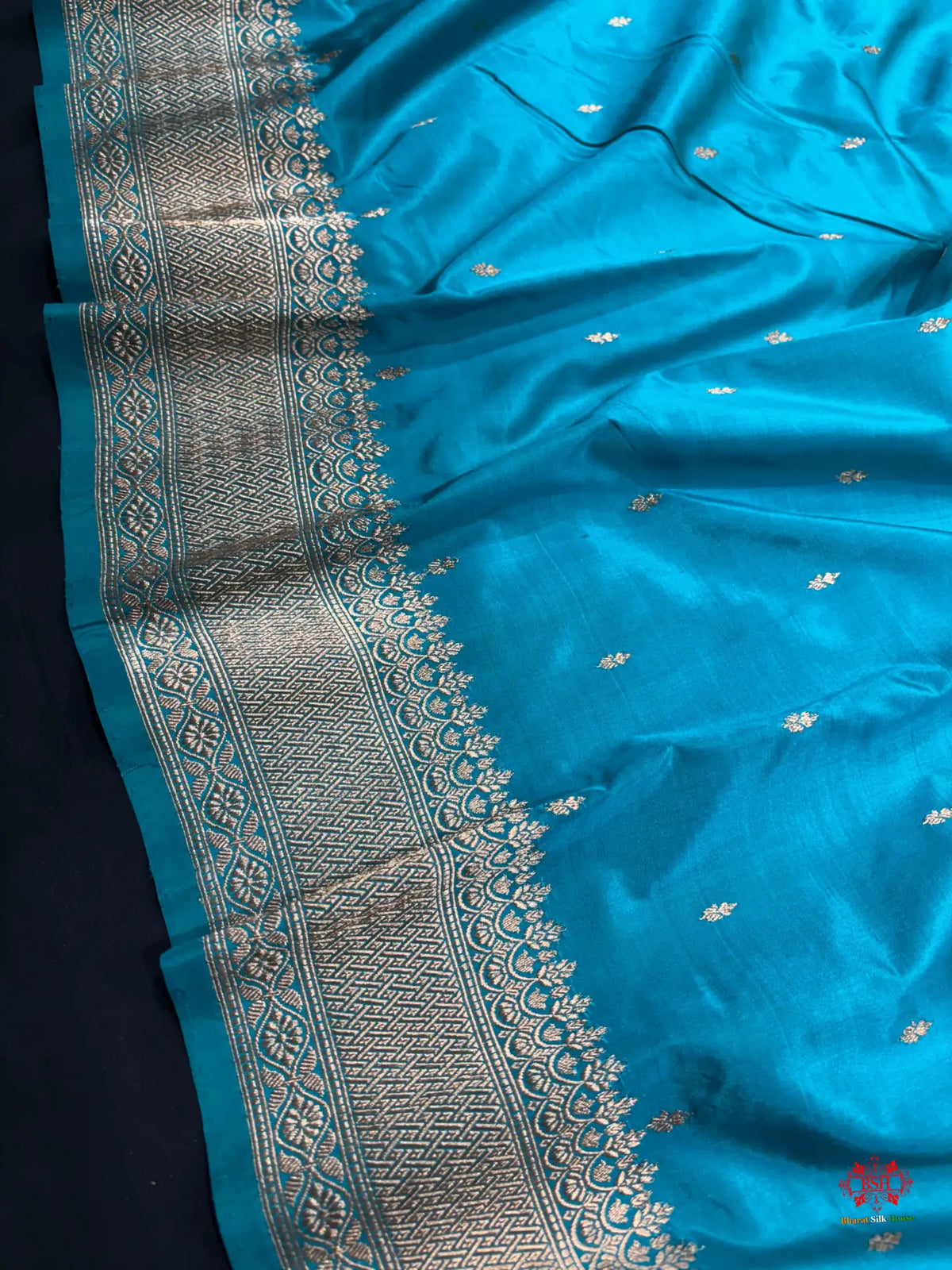 Pure Banarasi  Handloom Katan Silk Antique Zari Saree In Shades Of Firozi - Pure Kataan Silk -