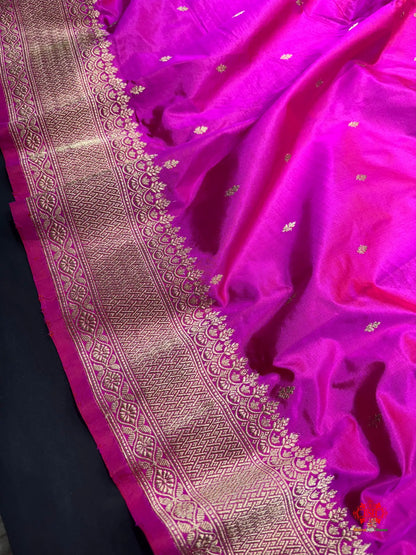 Pure Banarasi  Handloom Katan Silk Antique Zari Saree In Shades Of Pink - Pure Kataan Silk -