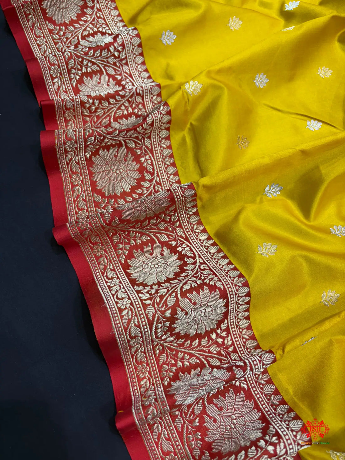 Pure Banarasi  Handloom Katan Silk  Antique Dual Zari Saree In Shades Of Yellow - Pure Kataan Silk -