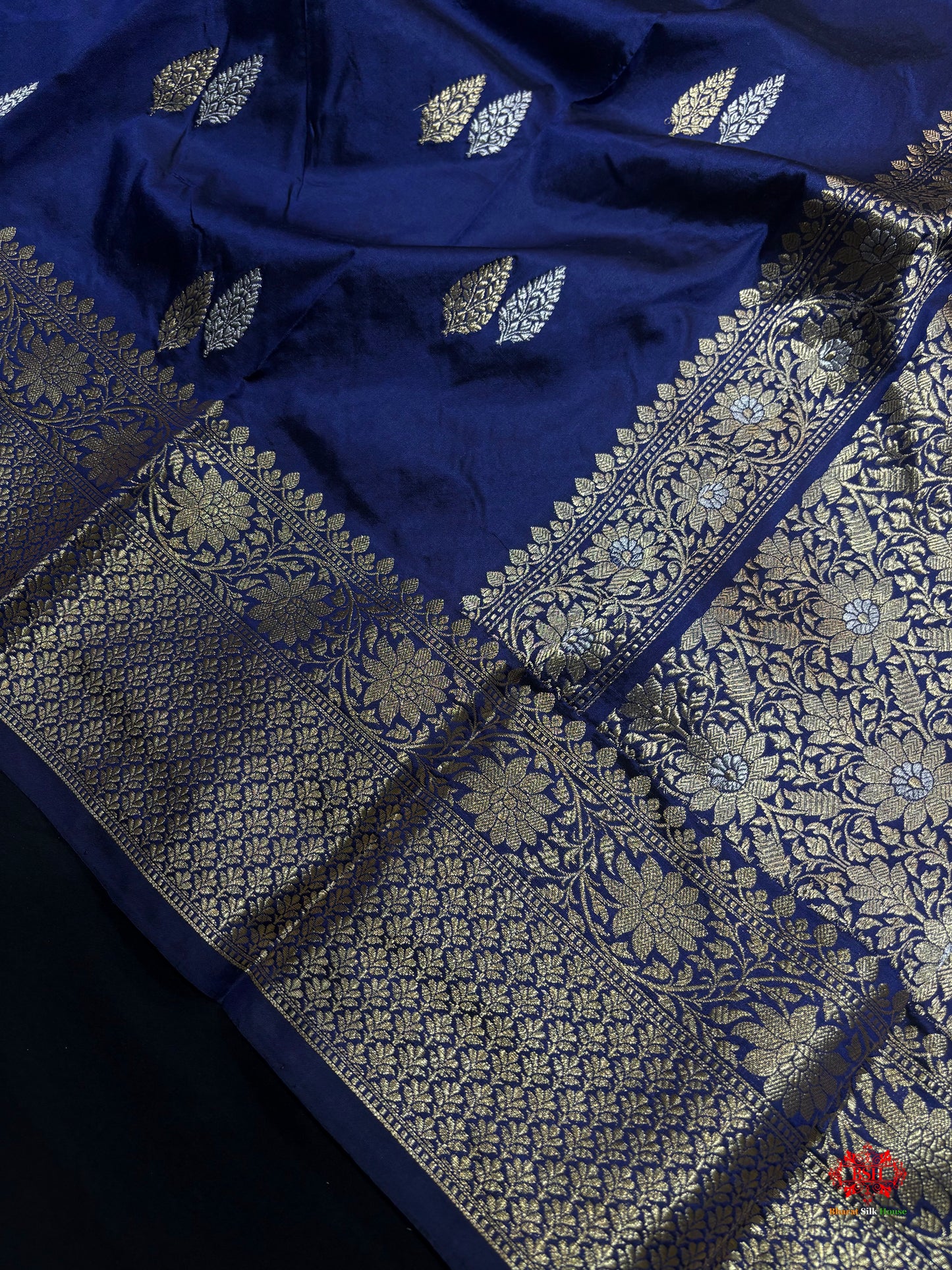 Pure Banarasi  Handloom Katan Silk  Antique Dual Zari Saree In Shades Of Blue - Pure Kataan Silk - 