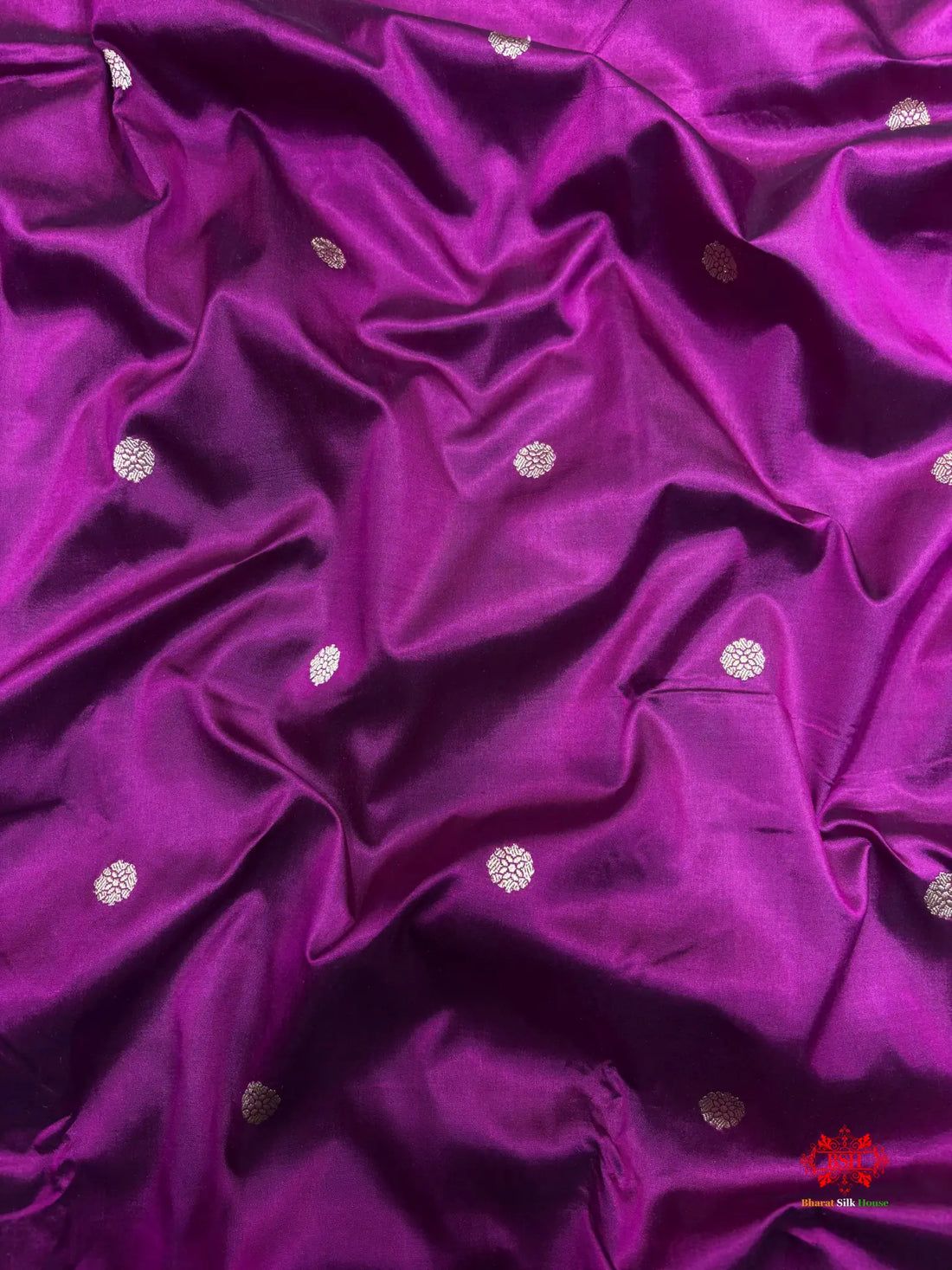 Pure Banarasi  Handloom Katan Silk Antique Zari Saree In Shades Of Magenta - Pure Kataan Silk -