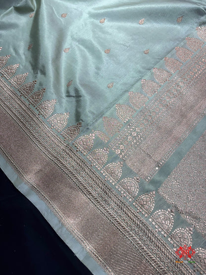 Pure Banarasi  Handloom Katan Silk Antique Zari Saree In Shades Of Pista - Pure Kataan Silk - 