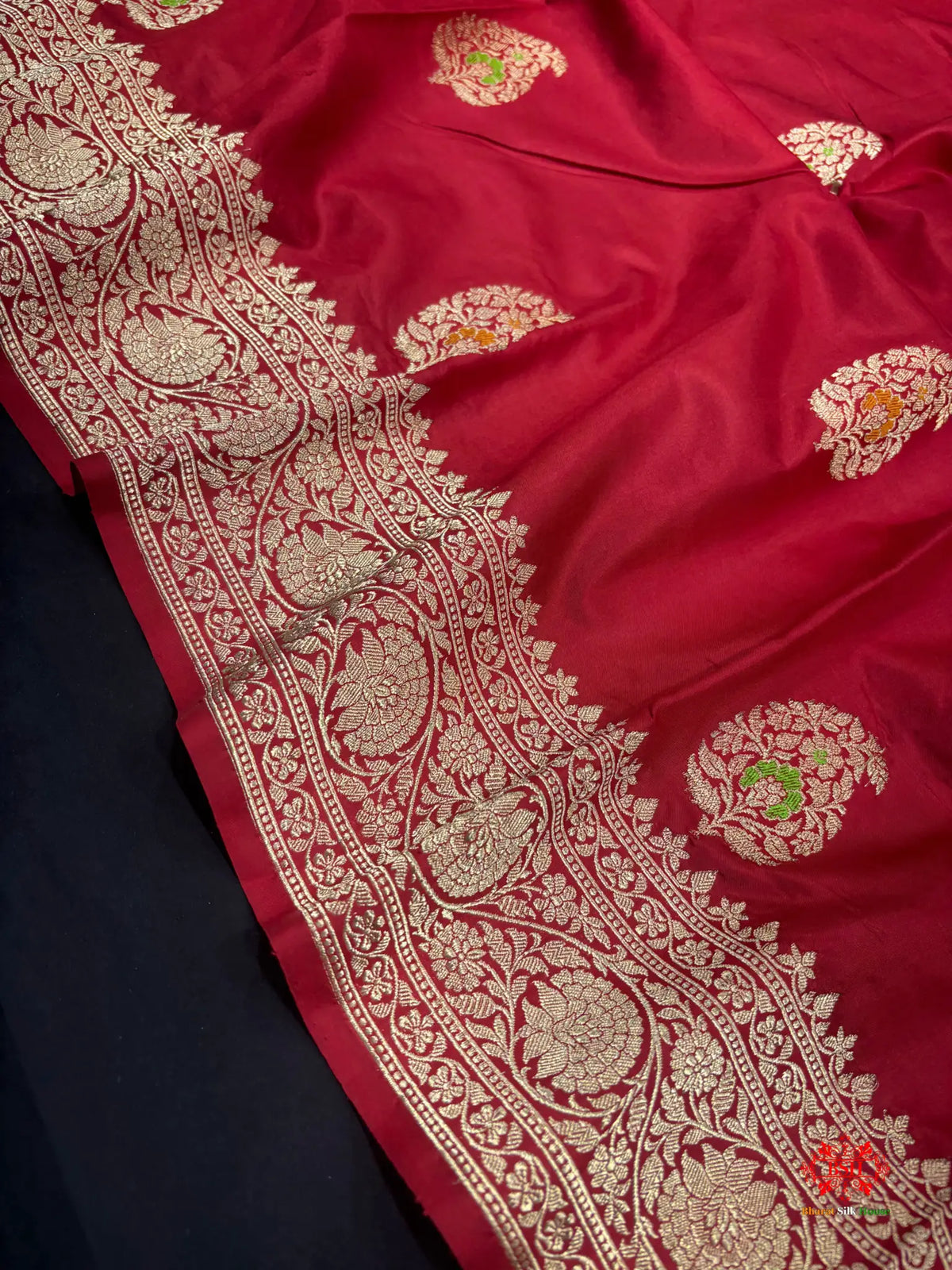 Pure Banarasi  Handloom Katan Silk Antique Zari Meenakari Saree In Shades Of Red - Pure Kataan Silk -