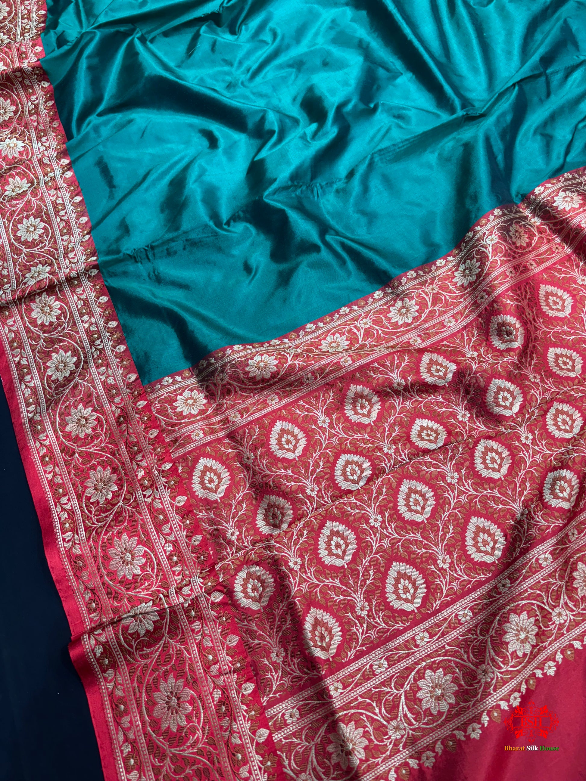 Pure Banarasi  Handloom Katan Silk Reshami Zari Saree In Shades Of Cadmium Green With Red Border - Pure Kataan Silk - 
