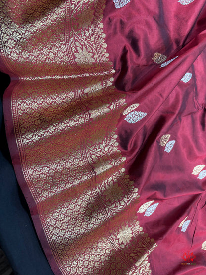 Pure Banarasi Handloom Katan Silk Antique Dual Zari Saree In Shades Of Maroon - Pure Kataan Silk - 