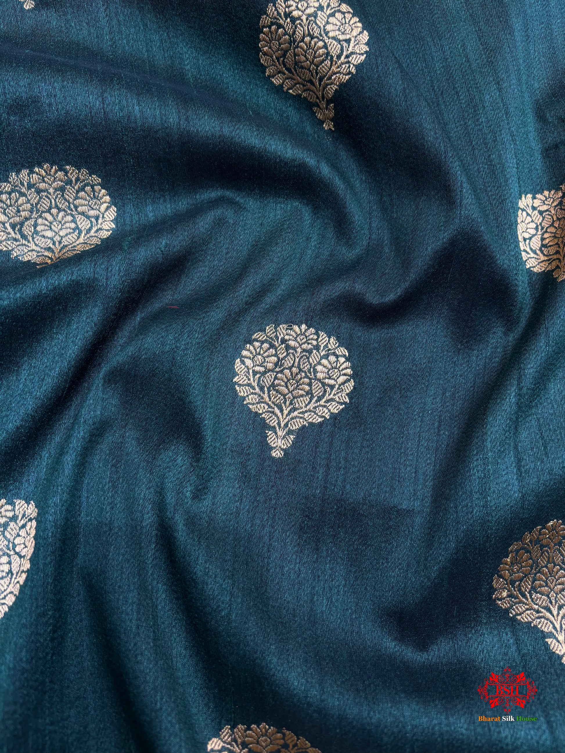 Green Shade Pure Banarasi Tusser Moonga Silk Saree - Tussar - 