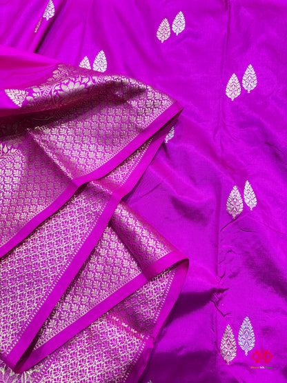 Pure Banarasi  Handloom Katan Silk  Antique Dual Zari Saree In Shades Of Pink - Pure Kataan Silk - 