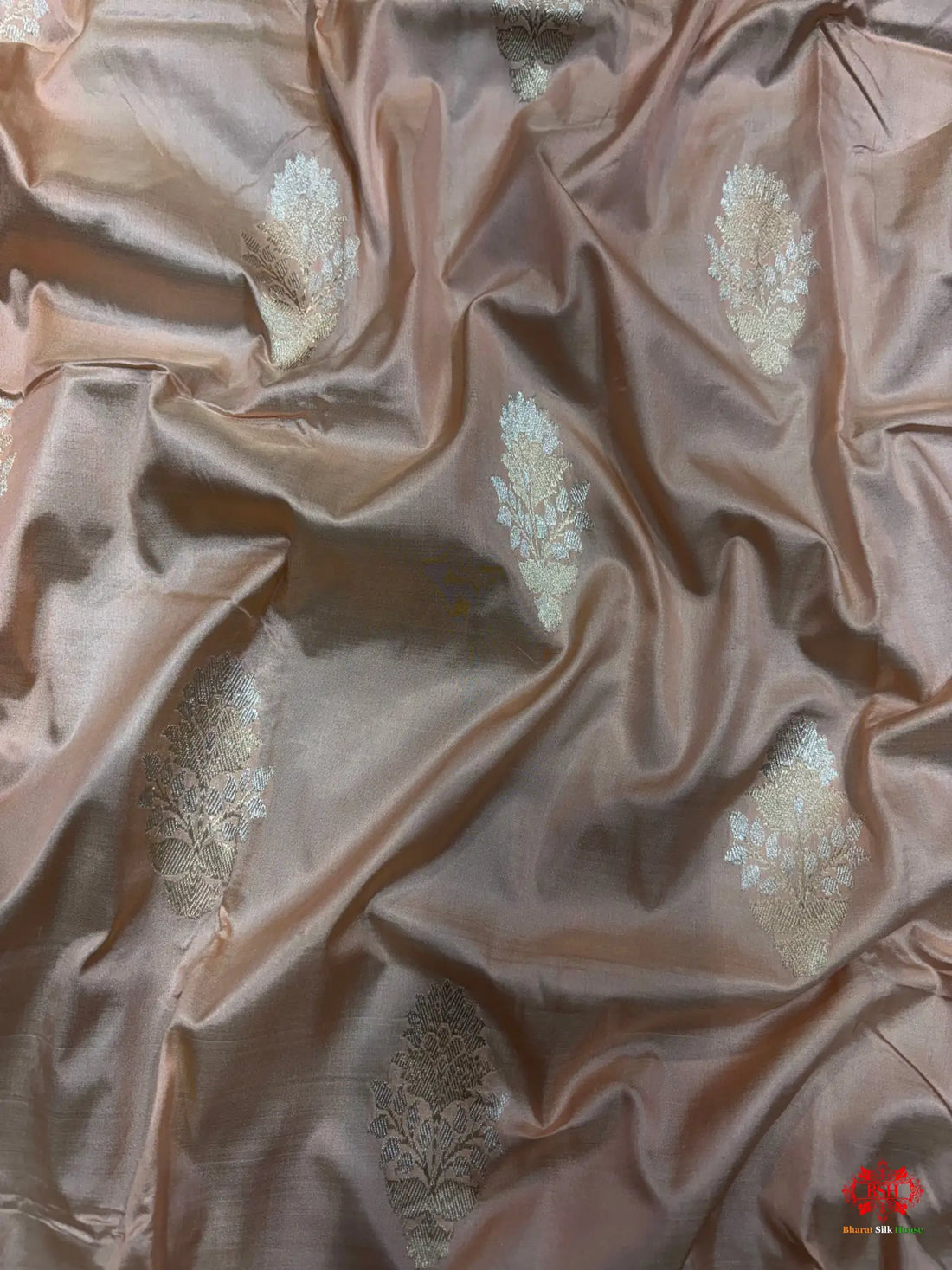 Pure Banarasi  Handloom Katan Silk  Antique Dual Zari Saree In Shades Of Peach - Pure Kataan Silk -