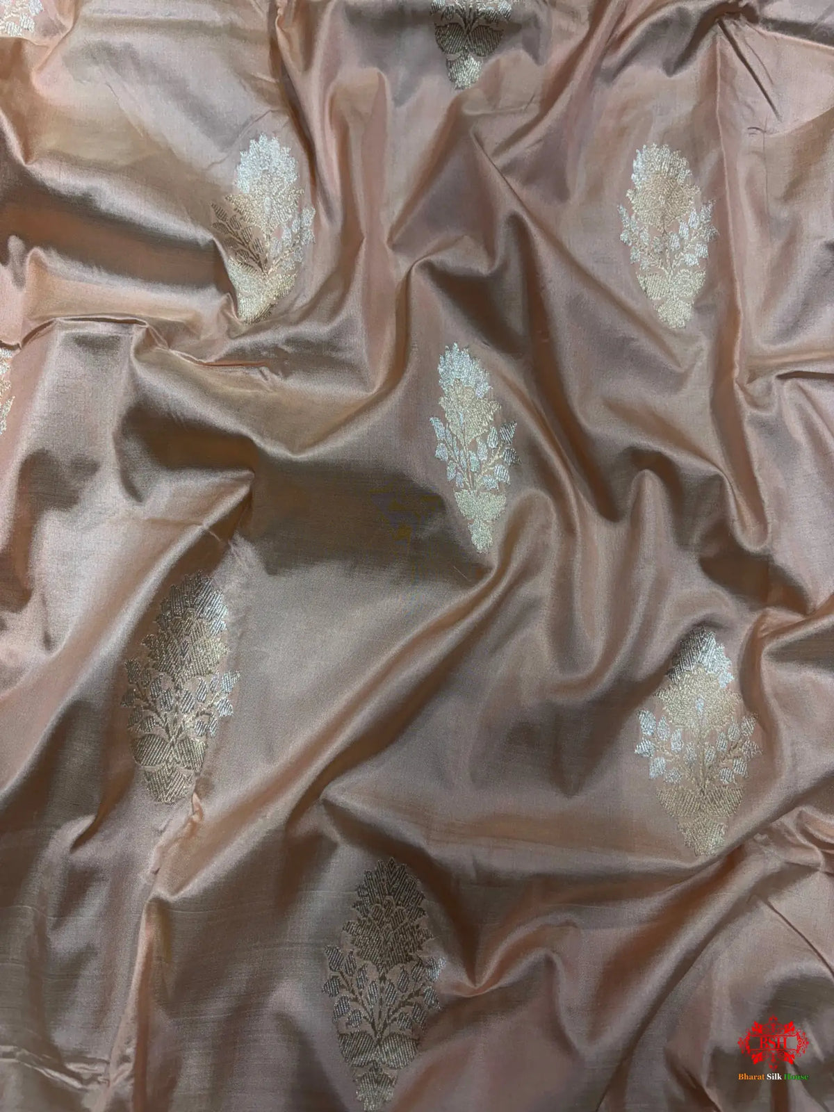 Pure Banarasi  Handloom Katan Silk  Antique Dual Zari Saree In Shades Of Peach - Pure Kataan Silk -