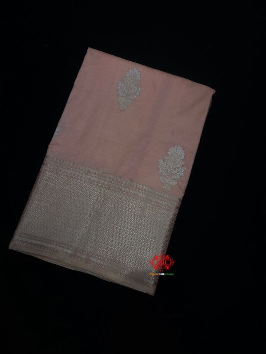 Pure Banarasi  Handloom Katan Silk  Antique Dual Zari Saree In Shades Of Peach - Pure Kataan Silk - 